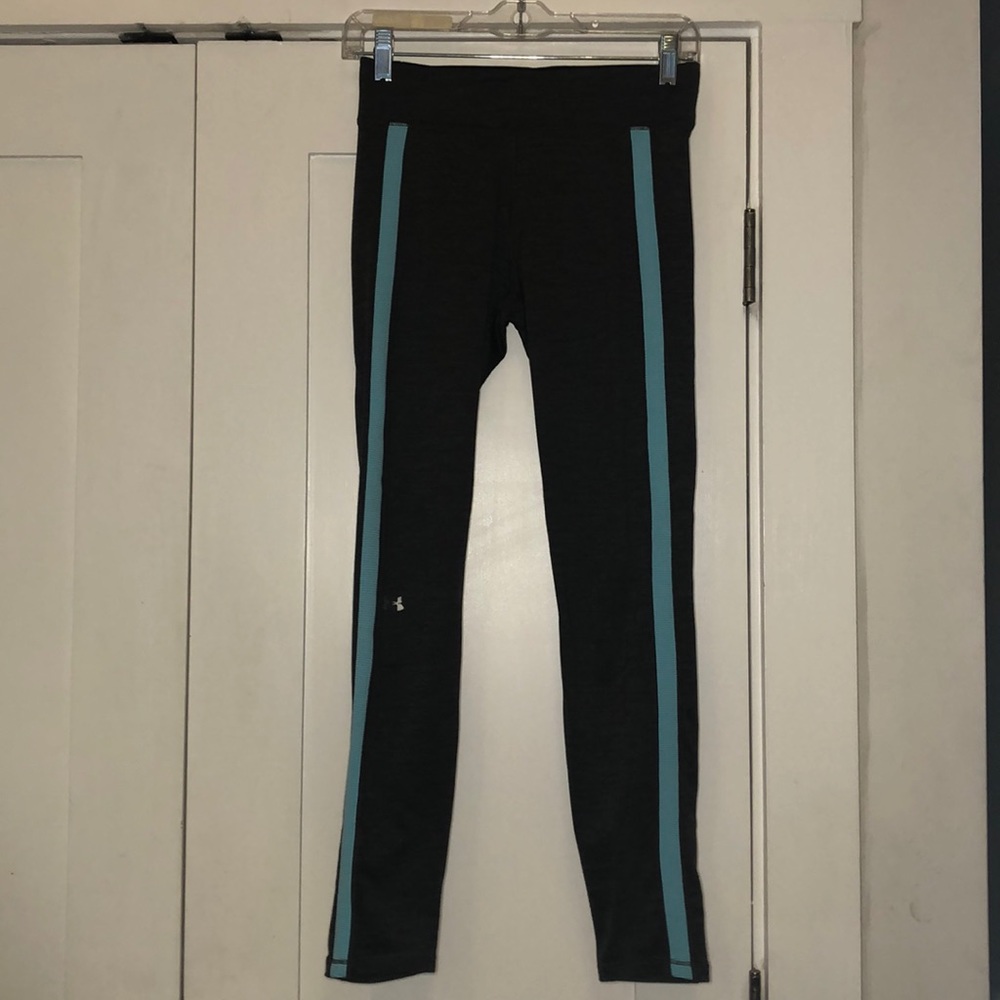 Gray under armour yoga pants/leggings w/ blue